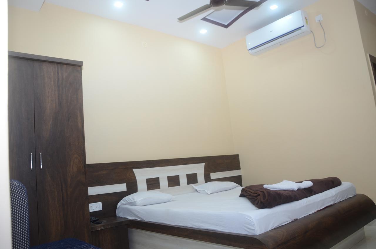 Hotel Sharda Inn Deoghar Zewnętrze zdjęcie